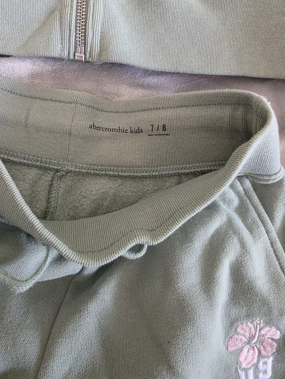 ABERCROMBIE KIDS SET OF 2: Girls Full-zip hoodie + Shorts